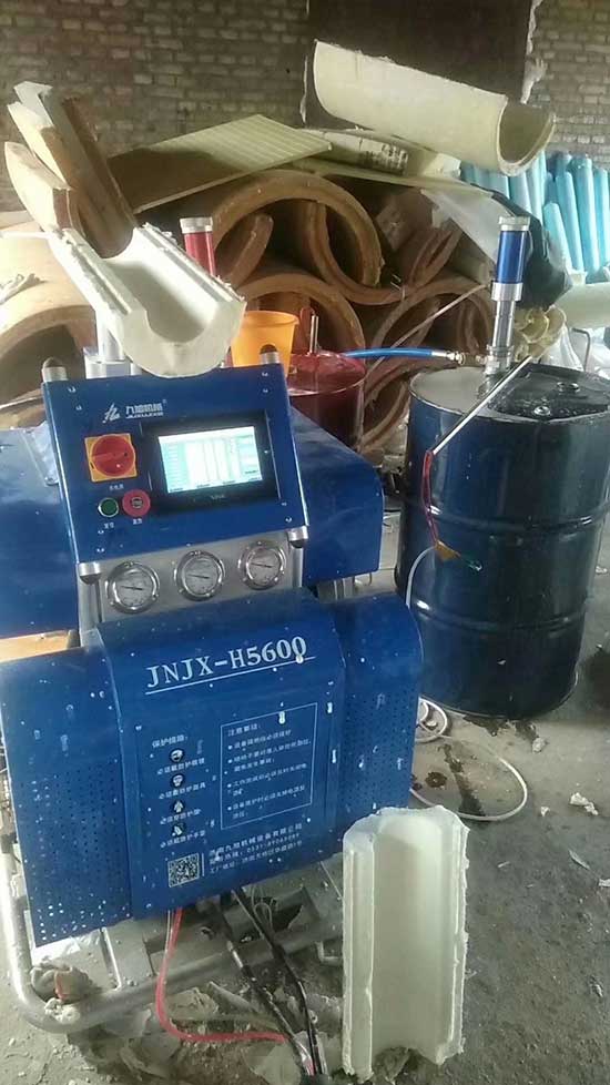 河北聚氨酯喷涂机(图1) 多功能聚氨酯瓦壳浇注喷涂机